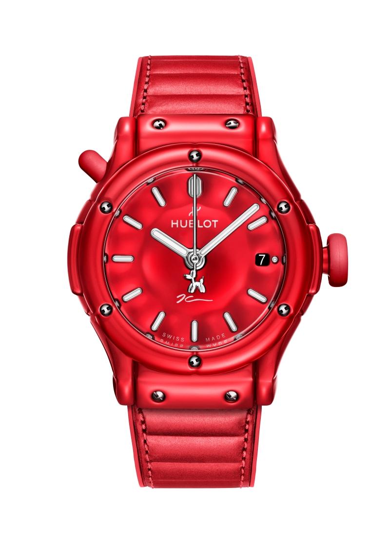 HUBLOT經典融合系列氣球狗腕錶紅色款，搭載HUB1710自動上鍊機芯，紅色陽極氧化鋁錶殼，日期顯示，錶徑42mm，防水深度50米，動力儲存50小時，742,000元，全球限量200只。（HUBLOT提供）