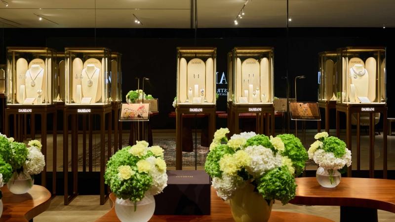 DAMIANI Arte Maestra藝術大師高級珠寶全球巡迴展以韓國為全球首站，於CASA DAMIANI首爾旗艦店展出多件從藝術名作汲取靈感的珠寶作品。（DAMIANI提供）