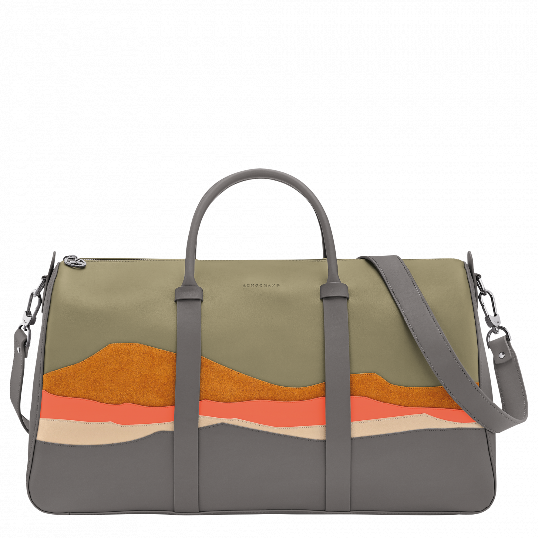 CAROLINE HÉLAIN× LONGCHAMP旅行袋 XL，86,300元。