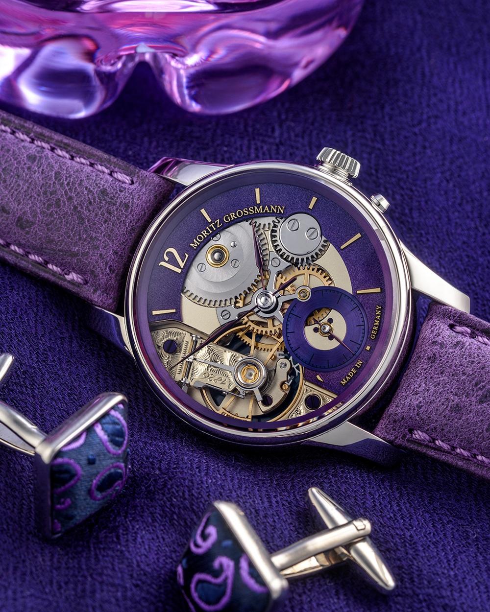 Moritz Grossmann BACKPAGE Tremblage週年限量版腕錶，鉑金錶殼，紫色Tremblage手工抖雕面盤，搭載Calibre107.0手動上鍊機芯，錶徑41mm，動力儲存42小時，約2,800,000元，全球限量12只。
