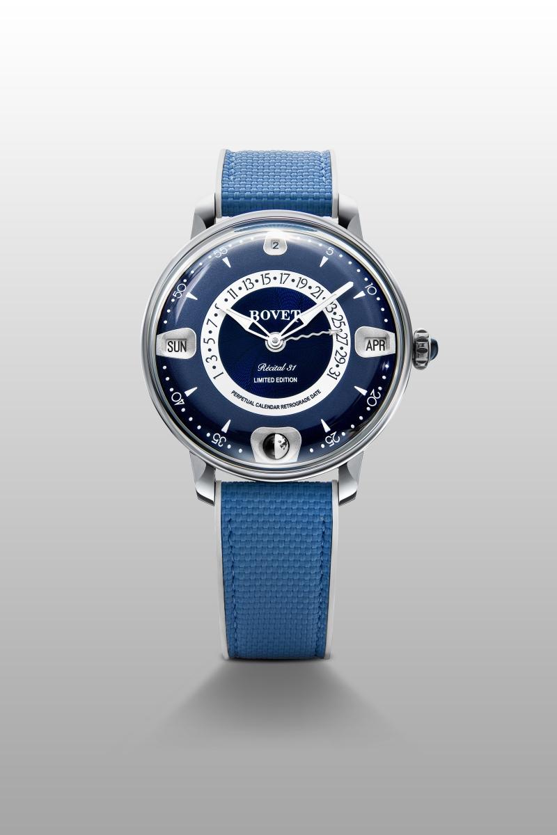 BOVET Récital 31萬年曆腕錶，搭載R31-70-00X手動上鍊自製機芯，5級鈦金屬或18K紅金，具逆跳日期萬年曆、日期、星期、月份及立體球形精準月相顯示，錶徑44mm，5日動力儲存，防水深度30米，每款配色限量60只。（高登鐘錶提供）