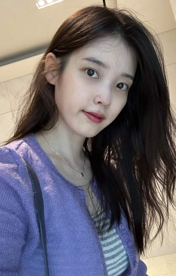 IU告別長髮造型。(翻攝自IG，以下同)