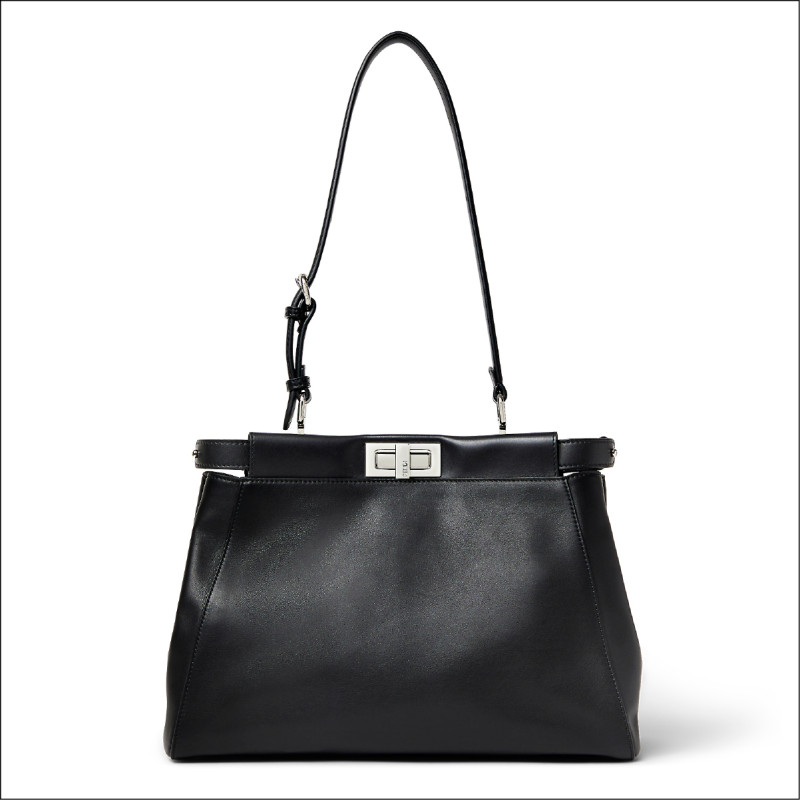 FENDI My Peekaboo小號手提肩背包，174,000元。