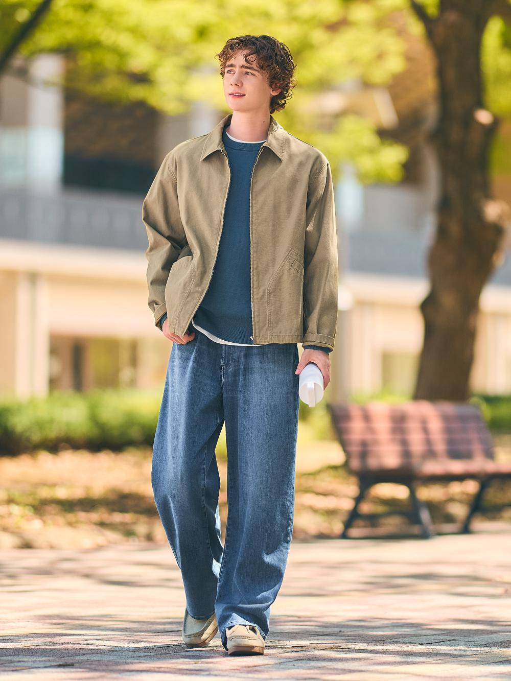 UNIQLO and JW ANDERSON拉鍊布勞森外套，原價NT$1,490元，期間限定優惠價NT$1,290元。