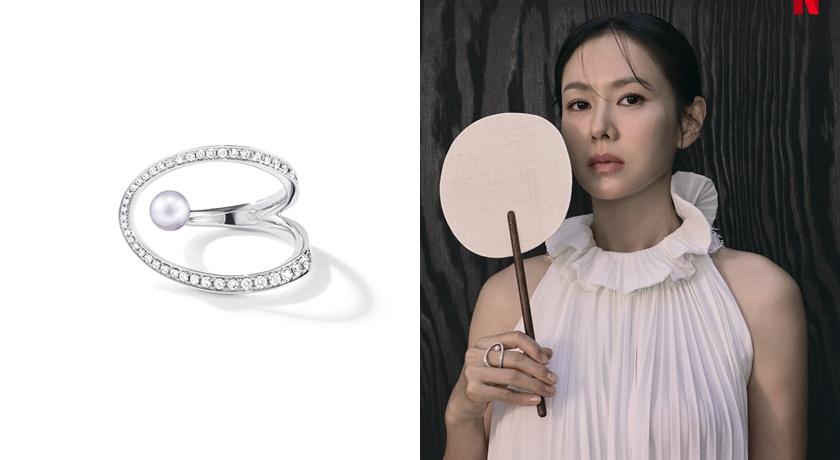 孫藝真佩戴TASAKI Atelier Aurora阿古屋珍珠鑲鑽戒指，233,000元。(TASAKI提供)