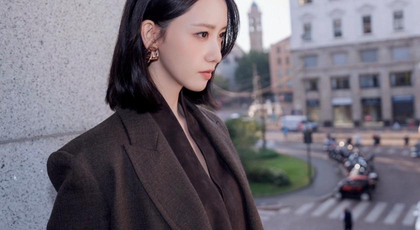 潤娥突變「霸總」認不出!全身深棕西裝氣場全開、甜美女神像換一個人 潤娥突變「霸總」認不出!全身深棕西裝氣場全開、甜美女神像換一個人
