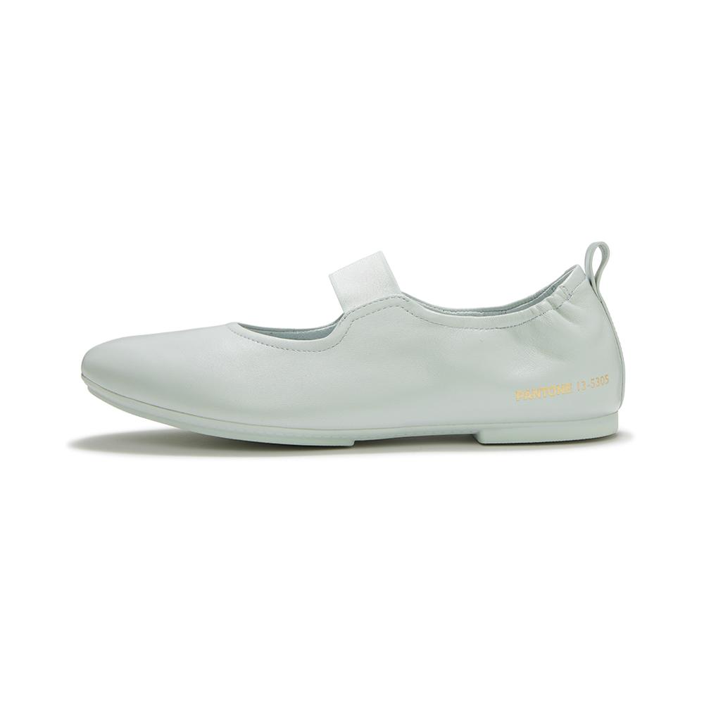 FitFlop × Pantone Delicato Poise Leather Mary Janes瑪麗珍平底鞋，7,850元。