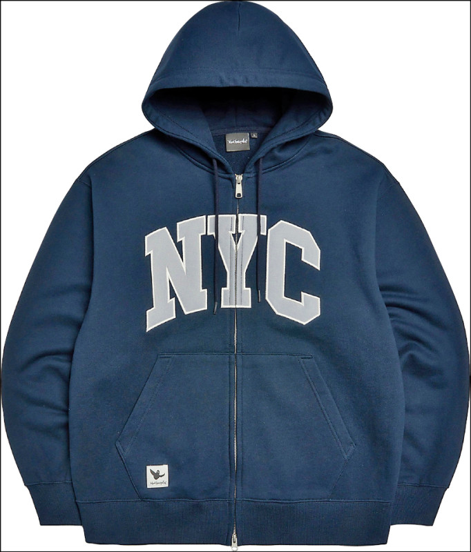 MARK GONZALES NYC連帽拉鍊外套，原價3,980元、特價2,780元（7折，台北南西店獨家）。