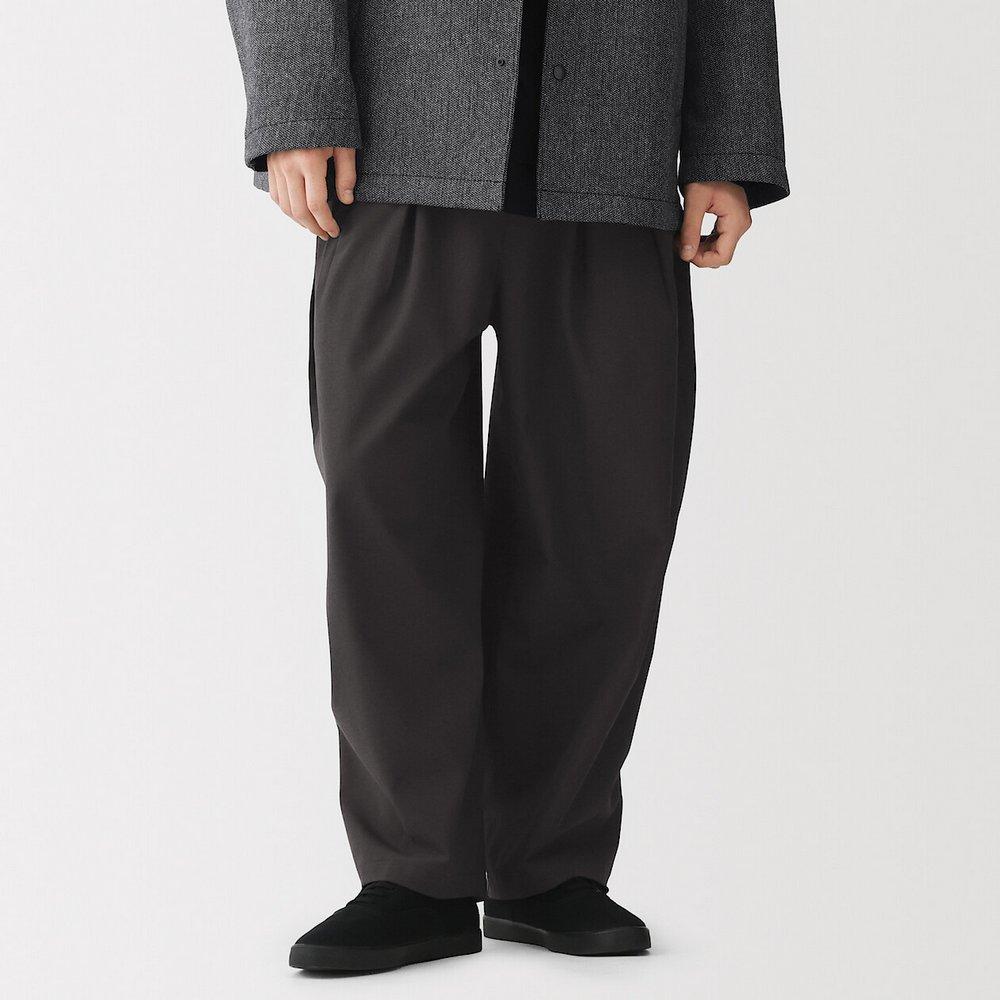 MUJI男裝直線剪裁日式和服寬襬，1,390元。