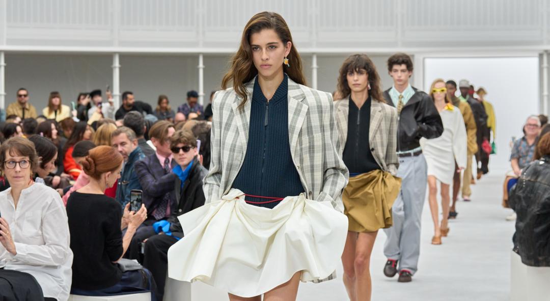 LOEWE甫於巴黎時裝週發表2027春夏系列。
