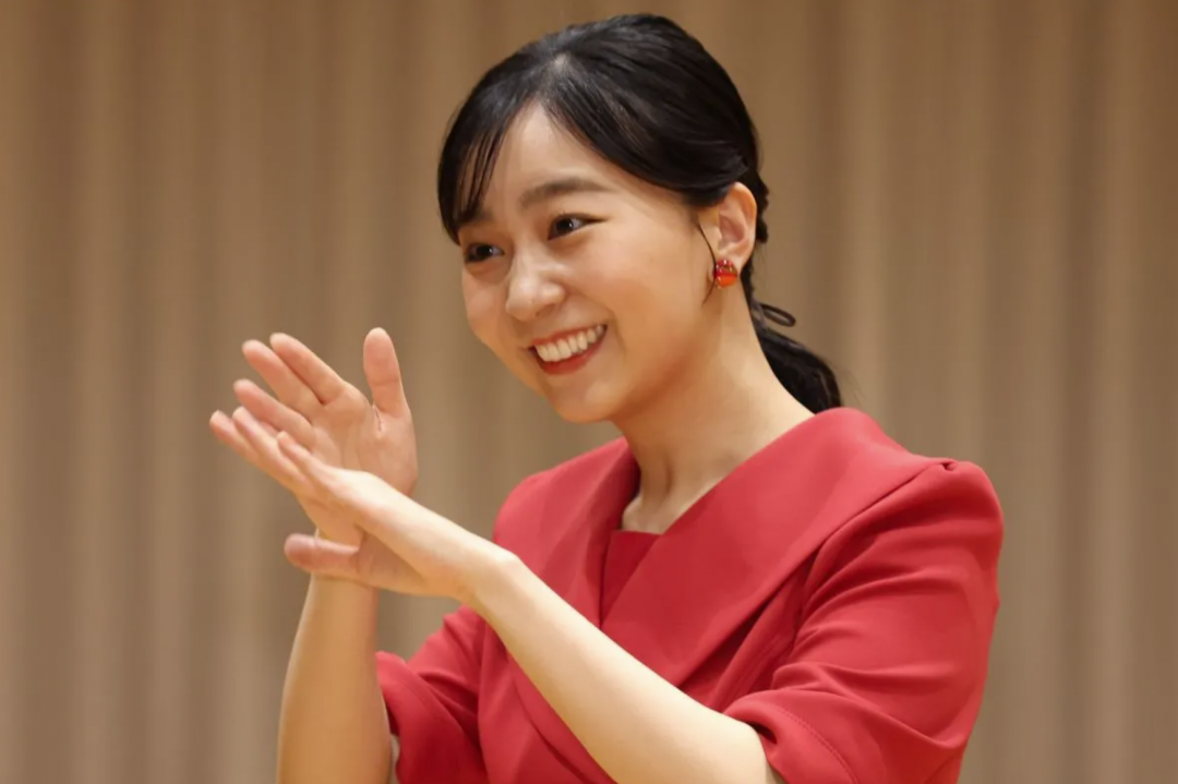 佳子公主大秀流利手語。(翻攝自《News PostSeven》)