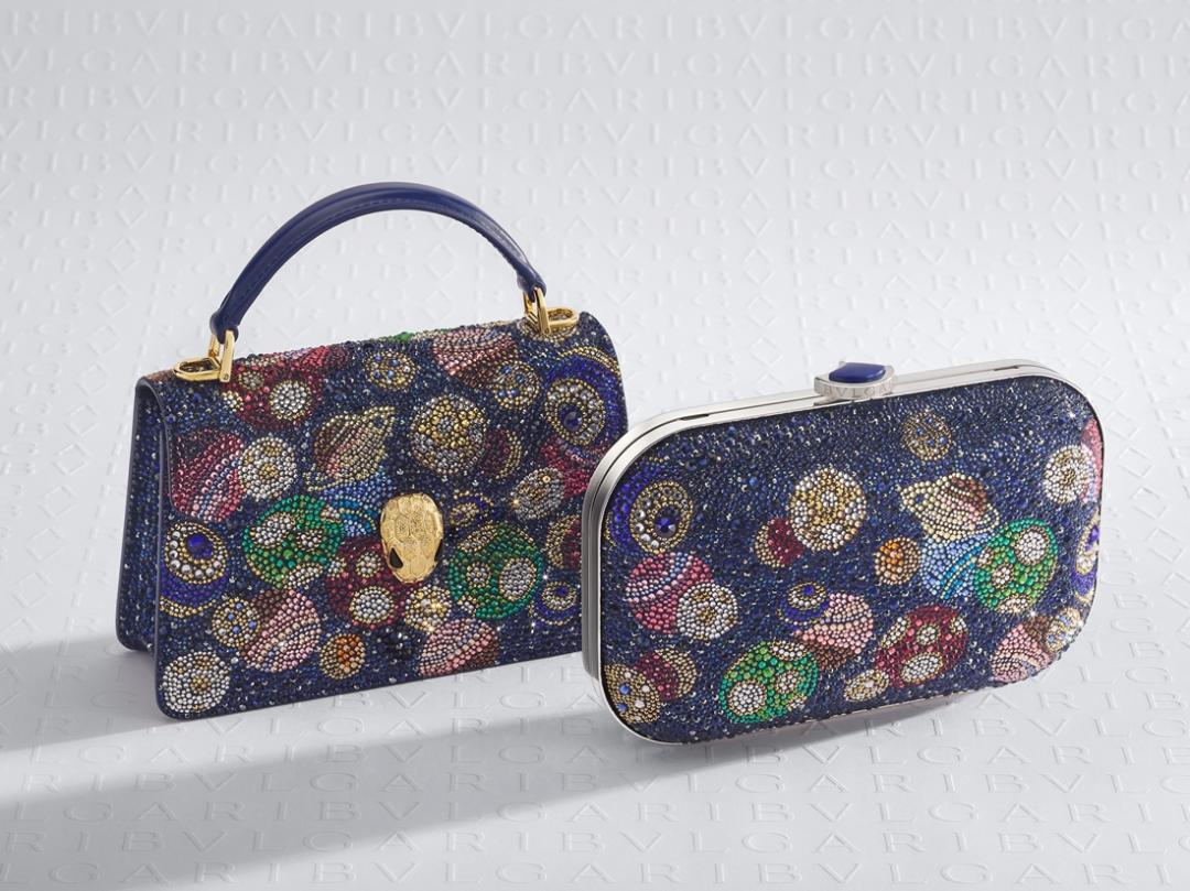 Serpenti Forever迷你手提包與Divas’ Dream手拿包以Galaxy Crystals銀河水晶工藝交織華美圖騰。