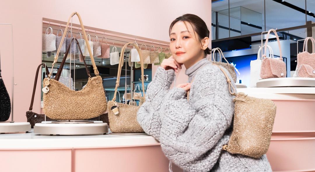 謝欣穎受邀擔任義大利包袋品牌ANTEPRIMA新店開幕嘉賓，她坦言意外被閃亮包包吸引。