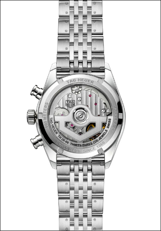透明底蓋可欣賞TH20-00自動上鍊機芯的機械結構，擺陀中央飾有TAG Heuer盾牌造型。