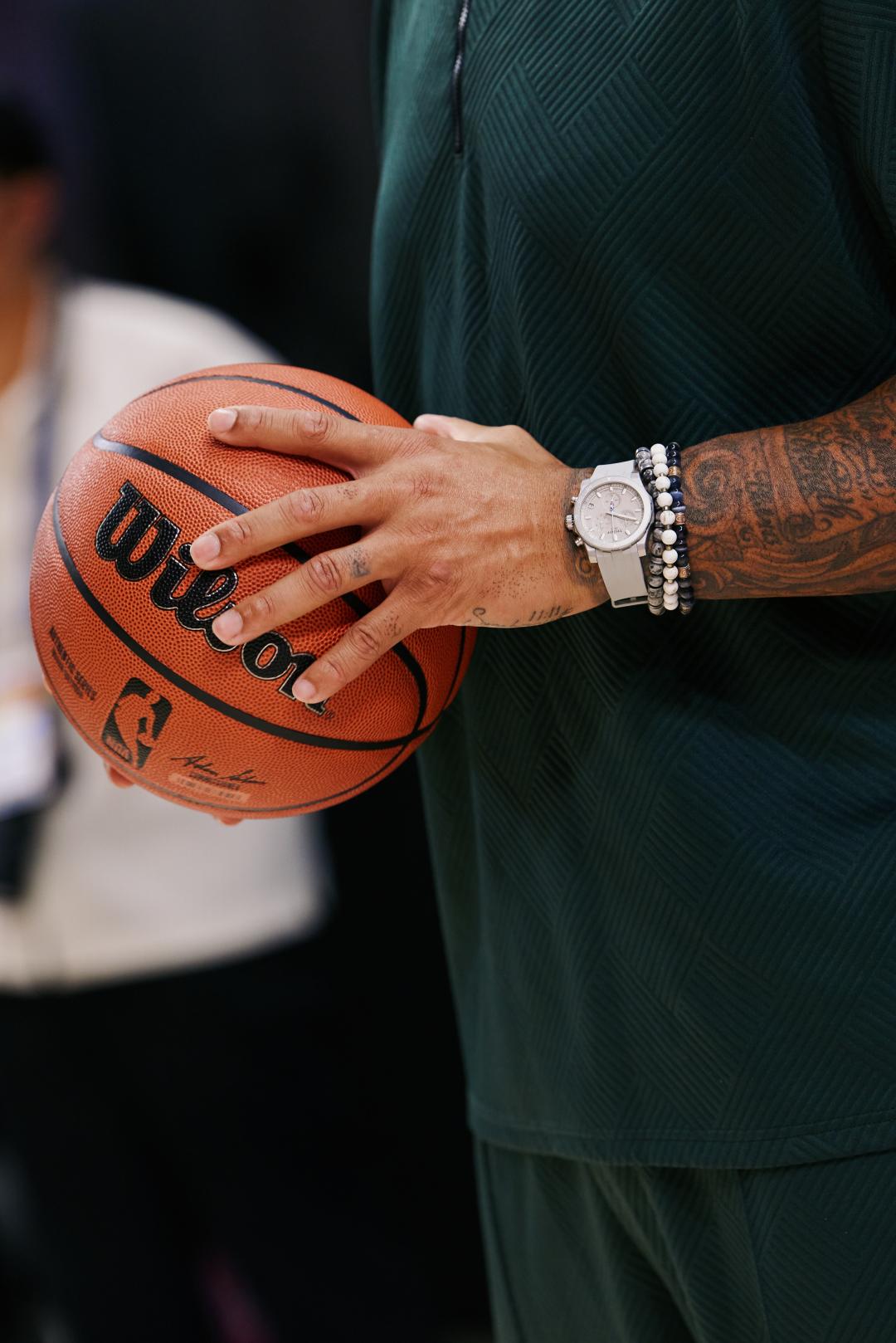 TISSOT再度與NBA聯名，融入籃球的街頭美學。（TISSOT提供，以下同）