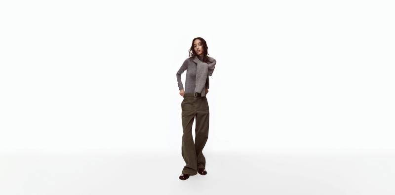 Gap與Victoria Beckham再度合作，將英倫時尚的簡約美學帶入美式休閒服飾。（GAP提供）