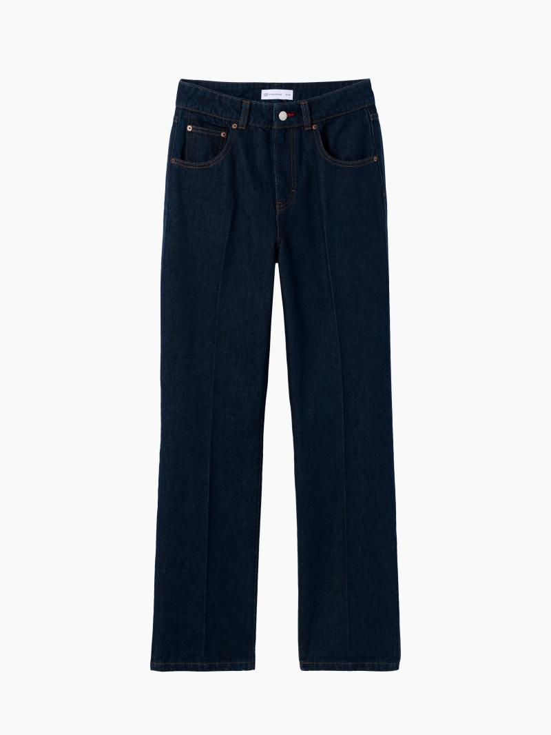 Gap x Victoria Beckham 高腰直筒牛仔褲（深色水洗），3,499元。（GAP提供）