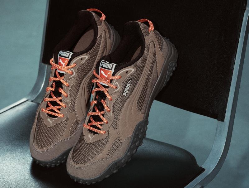 PUMA Rollcat Retro鞋款，棕色鞋身搭配亮橘色鞋帶，3,280元。（PUMA提供）