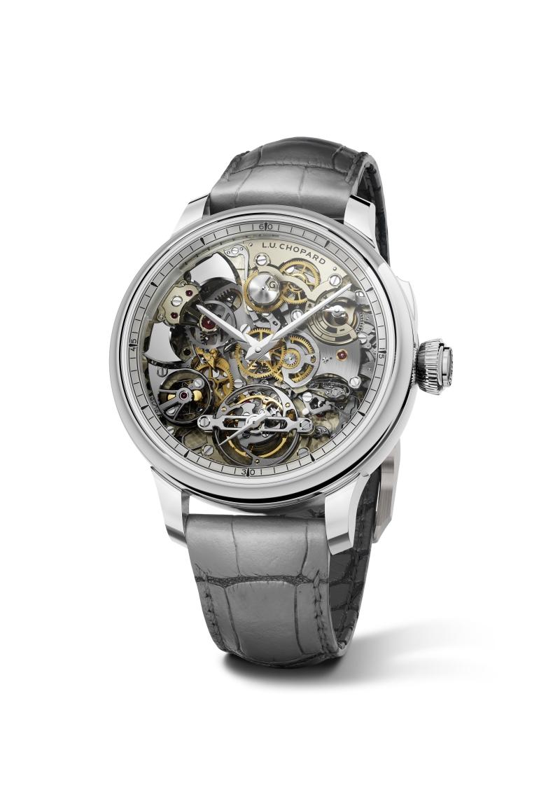 Chopard L.U.C Grand Strike腕錶，搭載L.U.C 08.03-L手動上鍊機芯，686個零件，18K白金錶殼，大自鳴、小自鳴、三問報時及60秒陀飛輪，錶徑43mm，動力儲存70小時，約32,900,000元。（Chopard提供）