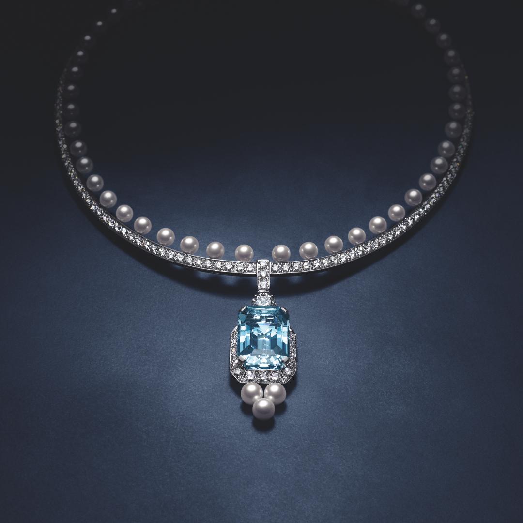 CHAUMET A Journey through Nature Mint Leaf項鍊，18K白金、海藍寶石、鑽石。