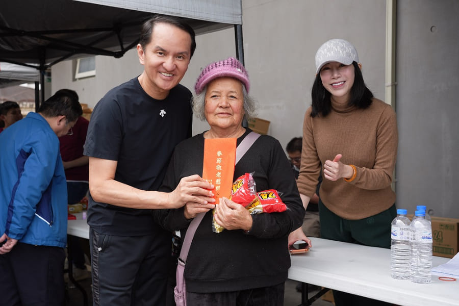 花蓮街訪/常如山、吳克群攜手吉田建設800萬元敬老 