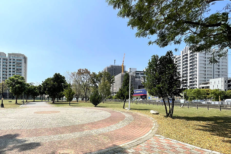 鳳山頂新特區擁快速路網  公園概念輕豪宅吸睛