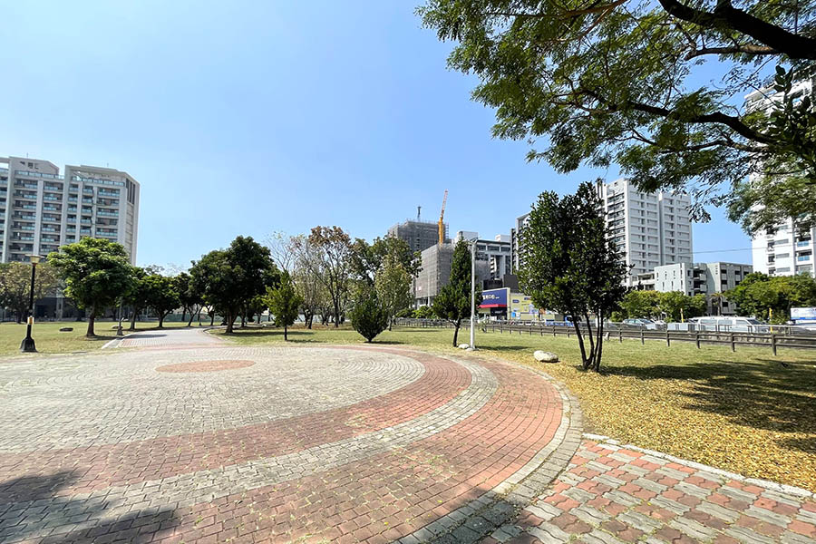 鳳山頂新特區綠意環境  公園概念輕豪宅搶市