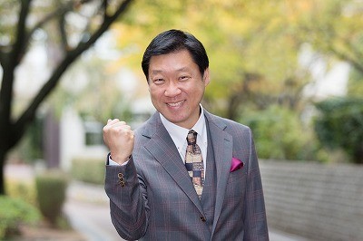 日本自由行》參加搞笑大賽的怪怪高中校長