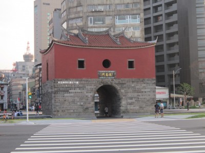 時空偵探的歷史行腳》被視為台北城門戶的承恩門，為什麼會兩度險遭政府拆毀？