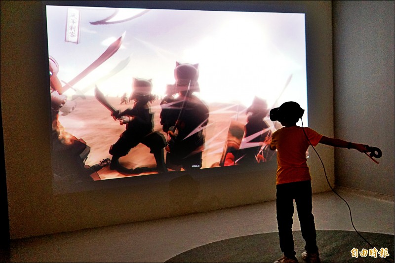 文化週報》諸葛四郎玩VR AR桌遊還能設陷阱