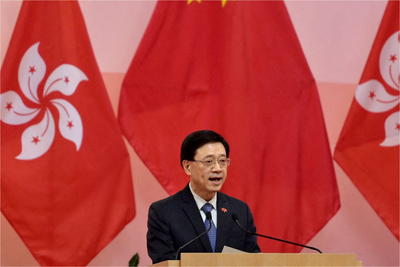 胡，怎麼說》欽定特首狠奪99.44％，香港自由民主遭中共「清零」，只剩默哀 ！