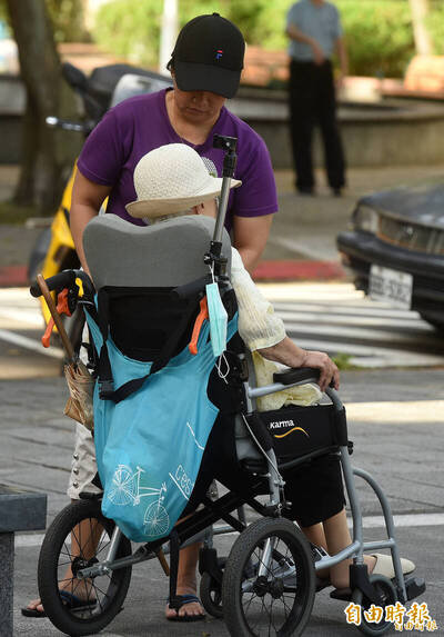 自由開講》65歲以上老人健保費免費是健康權的實踐