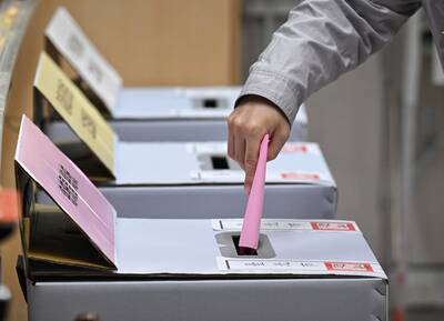 自由開講》選舉作為國家治理的投資：理性選擇與制度停損機制