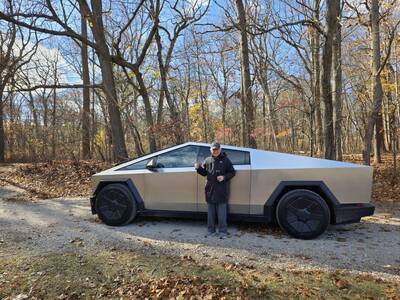 曹興誠八不居士》抗共保台外 談談特斯拉的發展