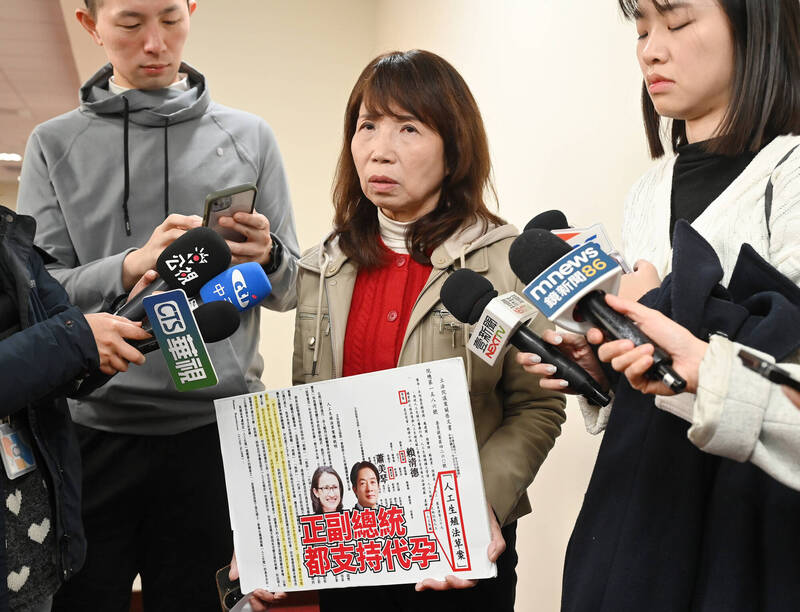 李忠憲的思考》從「我想要」到「你必須給」：政治墮落的臨界點