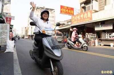 李忠憲的思考》機車與城市的真實：當高空語言撞上嘉義市的巷弄