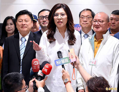 胡，怎麼說》鄭麗文西歸舔共帶回大臭包…台灣沒有總統！