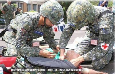 賴中強 公民力量》男丁格爾與鋼鐵英雄&mdash;以第二次國防特別條例過渡緩解護理師荒