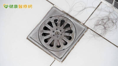 健康醫療網》洗完頭發現排水孔都是頭髮？中醫解析4大掉髮類型 圓形禿別輕忽