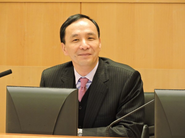 新北市長朱立倫面對黨產議題受訪表示,不當黨產要歸零是絕對的。(資料照,記者賴筱桐攝) 新北市長朱立倫面對黨產議題受訪表示,不當黨產要歸零是絕對的。(資料照,記者賴筱桐攝)