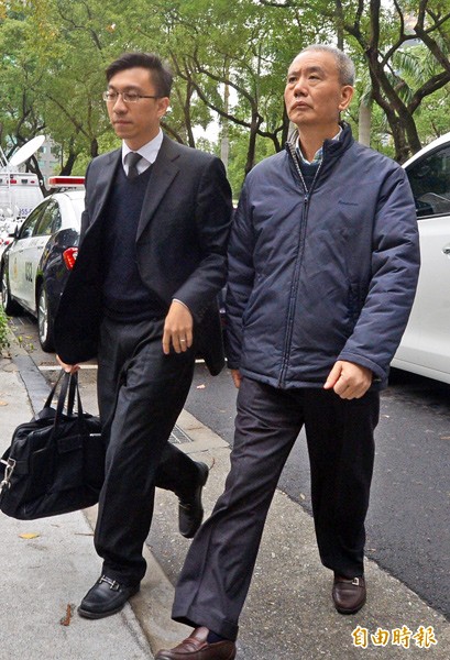 頂新集團前董事長魏應充(右)。(記者王藝菘攝) 頂新集團前董事長魏應充(右)。(記者王藝菘攝)