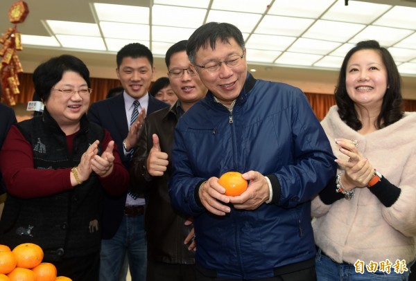 作者們認為,單身本身不是問題,請柯文哲等各縣市首長認真面對選前的承諾,打造一個對員工與市民「友善性別、多元成家」的職場與生活環境,解決單身所面臨的問題,而非將「單身」定義成問題。(記者簡榮豐攝) 作者們認為,單身本身不是問題,請柯文哲等各縣市首長認真面對選前的承諾,打造一個對員工與市民「友善性別、多元成家」的職場與生活環境,解決單身所面臨的問題,而非將「單身」定義成問題。(記者簡榮豐攝)
