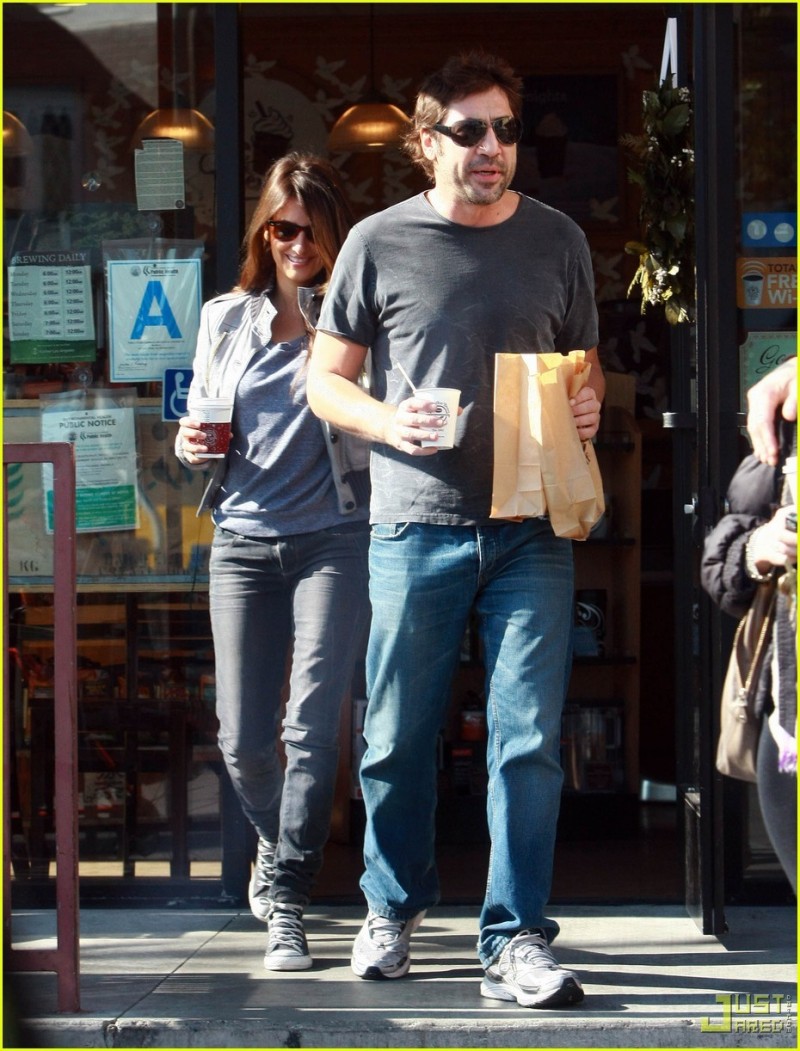 不只政商人物喜歡Brooklyn Heights，影視明星也對這一區優雅恬靜的街坊情有獨鍾，西班牙籍的奧斯卡影后潘妮洛普克魯茲與夫婿哈維爾巴登，就在此區買了間康斗。（圖:www.justjared.com）