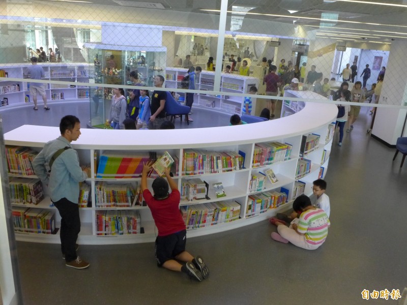 新北市日前推出24小時不打烊圖書館。（資料照，記者李雅雯攝）