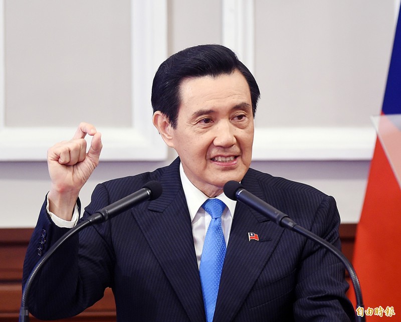 舉債史上最高、對財團減稅史上最多、人權倒退史上最大、經濟依賴中國加劇、土地強徵哀嚎遍野等等族繁不及備載的倒行逆施政策，讓人民窮忙，是誰在統治這個國家呢？（記者方賓照攝）