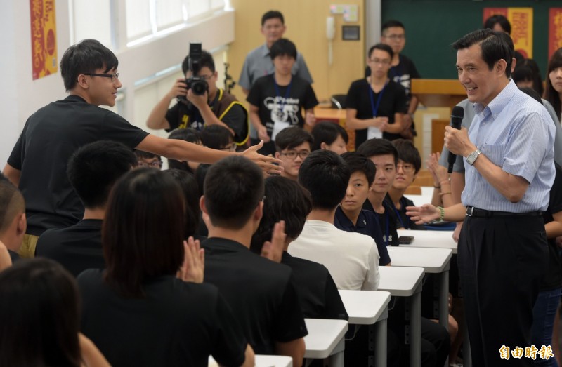 國家機器在深耕其政治意識形態的方式與策略，在現代所謂「公民社會參與」的多元發展的主流觀念看來，是過於專斷、狹隘與偏頗。（記者王敏為攝）