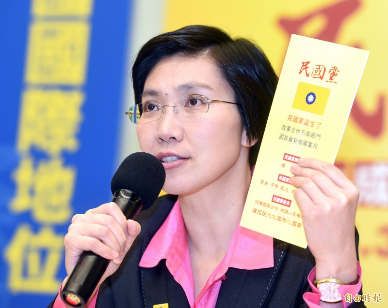 原國民黨立委徐欣瑩就因厭倦藍綠惡鬥與內耗空轉，不願受到國民黨內牽制而宣佈退黨另組民國黨。（記者方賓照攝）