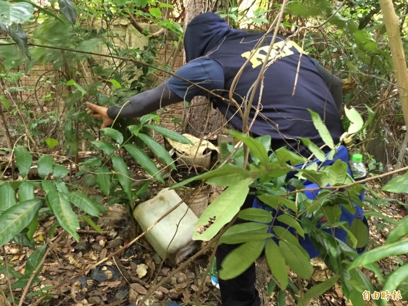 今年登革熱疫情似有失控，南部各縣市莫不戰戰兢兢，地方衛生、環保單位人員持續加班進行各項消毒、查緝與宣導教育工作。（資料照，記者黃旭磊攝）