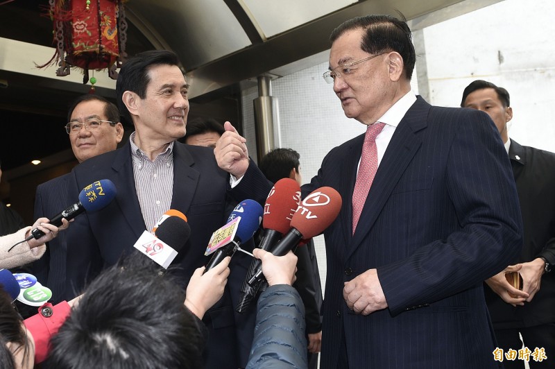 連戰：「我們小馬自欺欺人的本領很讚喔～！」（小編設計對白，記者陳志曲攝）