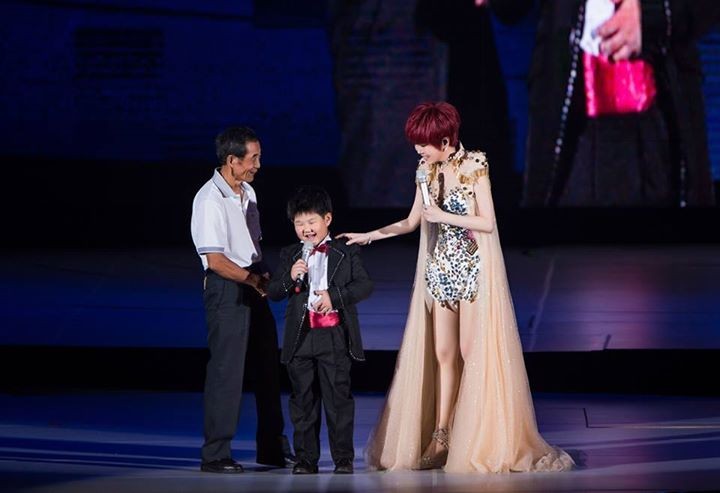 二姊說，呂岳駿今年才八歲，但卻做到了很多我們大人做不到的事情。（圖：寬宏藝術提供）